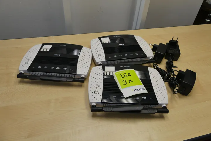 3x Zyxel Speedlink 5501 Router mit Netzteilen Modell: Speedlink 5501